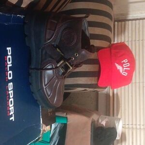 Brown polo boots been worn twice both time they were killing my feet 😩